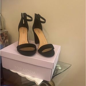 Black heals size 7 Top Moda